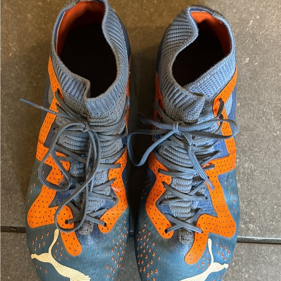 Puma soccer cleats size 3 - Picture 2 of 4